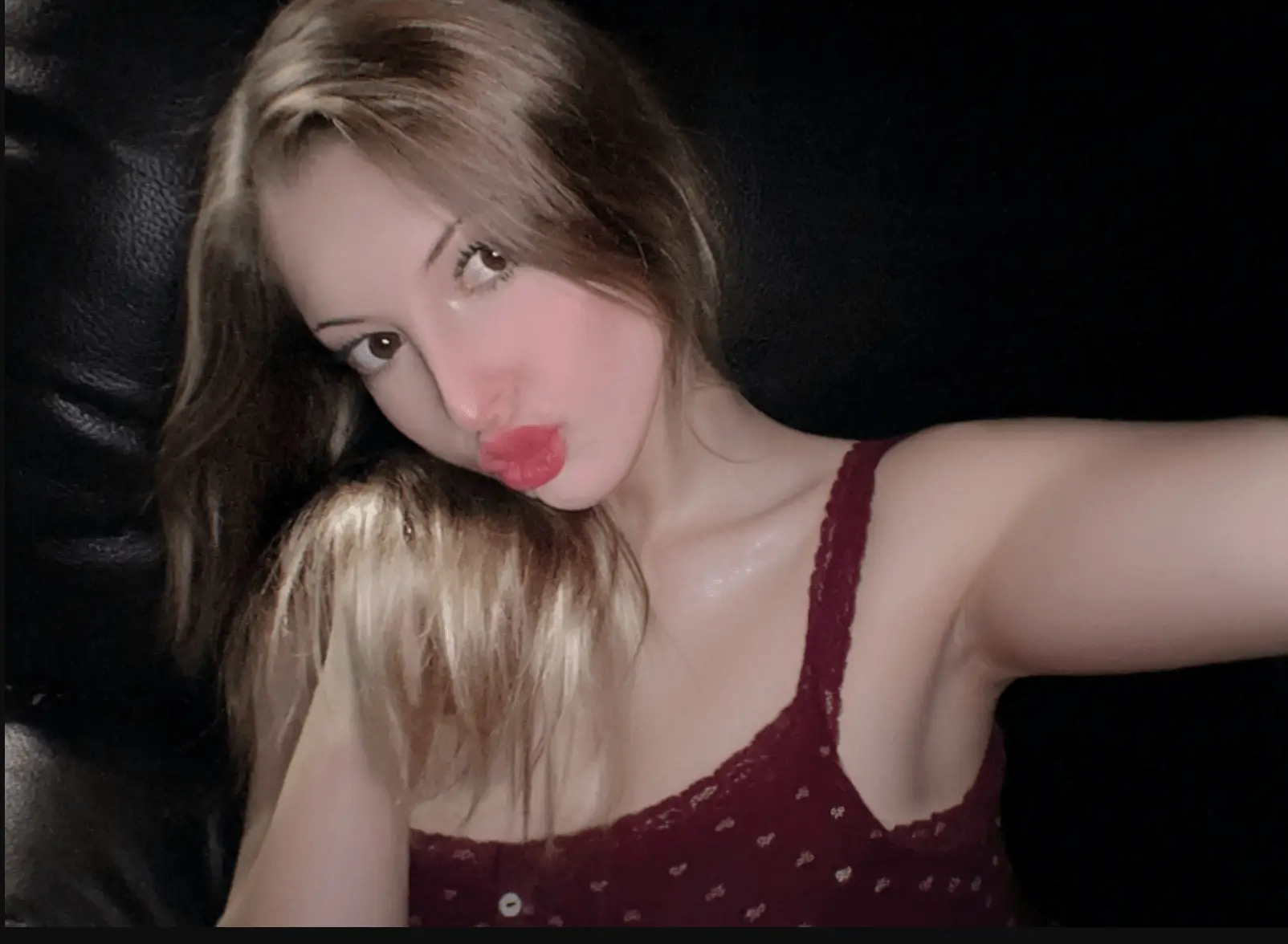 Sarah from Canada chat image